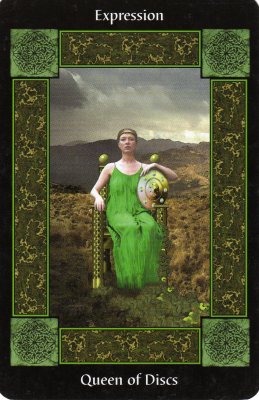 Picture of the Queen of Disks Card